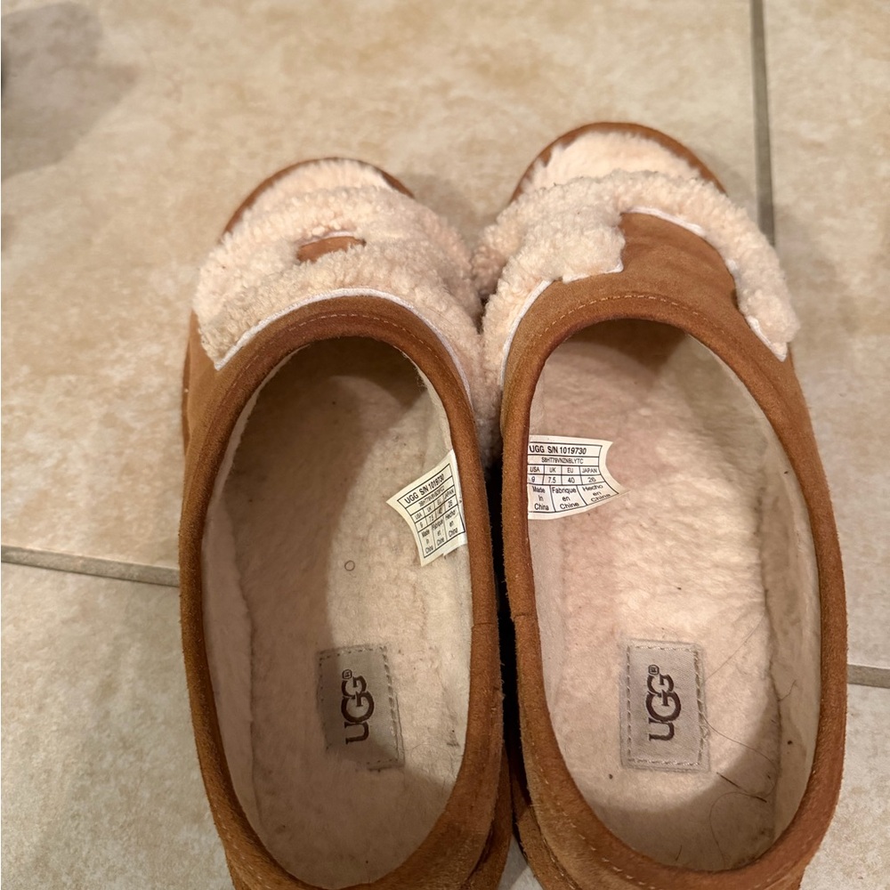 UGG fur slides/slipper - Picture 2 of 5